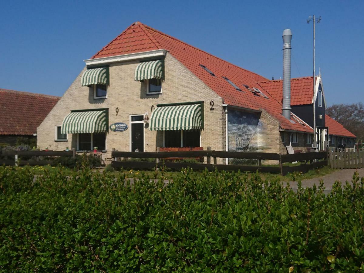 De Cyprian Bed & Breakfast Kaard Exteriör bild